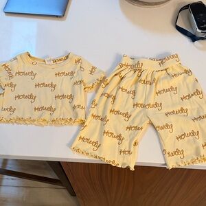 Kate Quinn Yellow 'Howdy' Kids Set